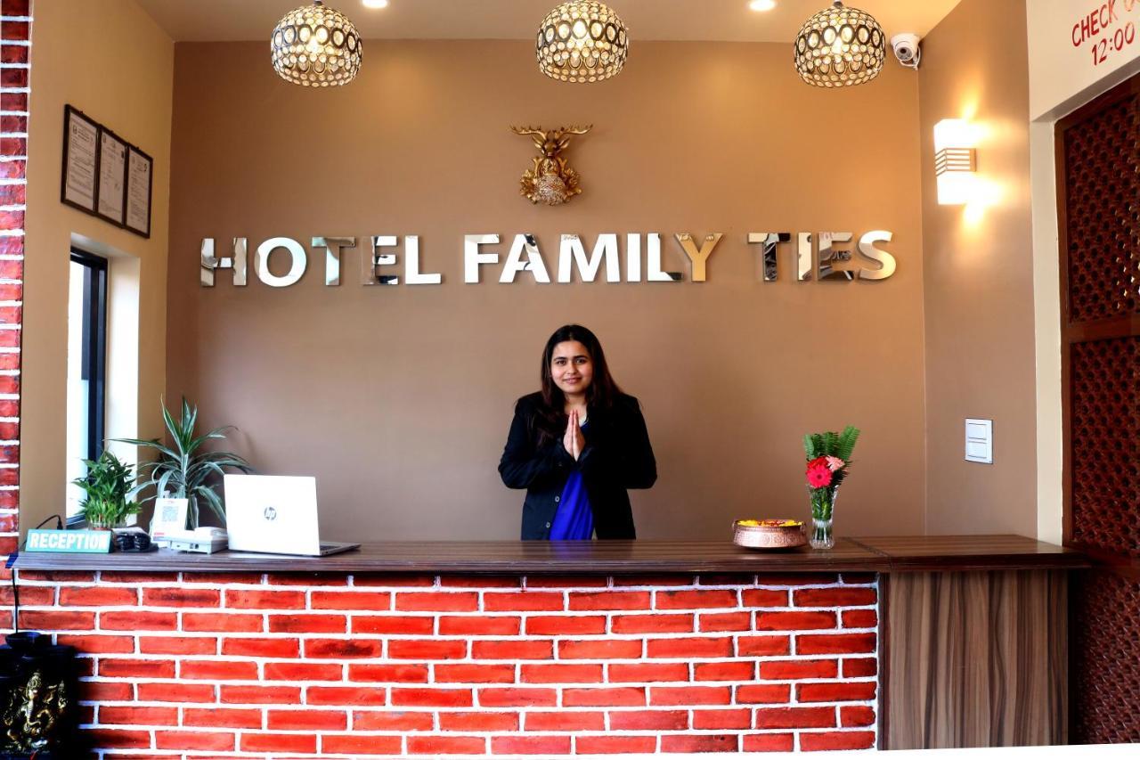 Hotel Family Ties Pvt. Ltd. Катманду Экстерьер фото